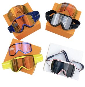 2023SS Mens Designer Goggles de esqui para mulheres Cicling Sunglasses Mens Luxury Hot Large Eyewear óculos com moda magnética UV400 Lente Protect com caixa