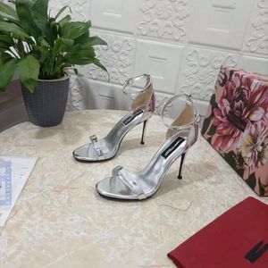 Sandali da donna in pelle verniciata moda tacco alto scarpe eleganti sexy firmate di lusso 10,5 cm cinturino alla caviglia estivo tacco sottile oro La nostra taglia 34-43 con scatola