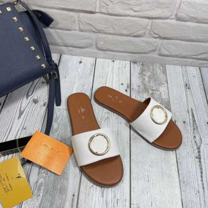 Slippers عالي النمط الصيفي على الطراز الصيفي مشبك كلمة واحدة للسيدات T2302113 للسيدات