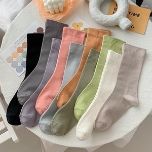 Kvinnors strumpor av hög kvalitet Pure Color Cotton Girl Mid-Tube Sock 'Mamma mjuk vänligt vita enkelt fashionabla