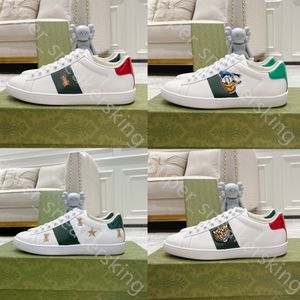 Topp Italien tecknade filmer avslappnade skor designer skor bi klassisk vit sneaker rand duk skarv sneakers djur broderi par tränare storlek 35-46