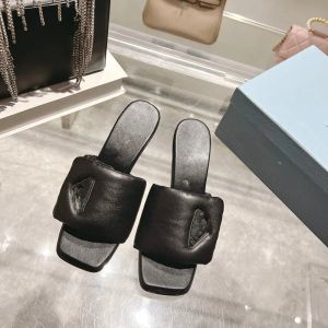 2023 Womens Leather Slippers Designer High Heels Soft Padded Slides Thong With Double Flip Flops Slipper Metal Chain Fashion Summer Shorskor 35-41