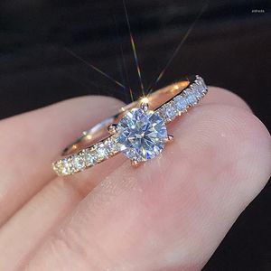 Bröllopsringar 2023 Trendiga elegant zirkonring för kvinnor Vit CZ Crystal Engagement Design Kvinnliga smycken