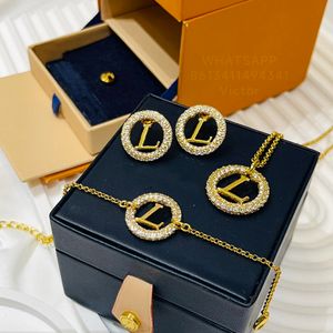 LW biżuteria garnitur francuska marka L Naszyjka Bransoletka dla kobiety złoto Plaked 18K Diamond Classic Style Fashion Prezent dla dziewczyny z pudełkiem 007