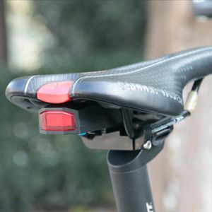 Luzes de bicicleta Lâmpada traseira da lâmpada traseira do chifre AMARM AMARMENTO REMOTO REMOTO RECONTEMENTO PARA OS ENTERTENÃO DE ALAREIRA DE CICLO DE CICLO AO ANTERIOR