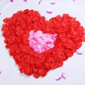 装飾的な花100pcs人工バラの花びらの結婚式の装飾バレンタインサプライズホームパーティーの装飾飾りのための偽の花びら