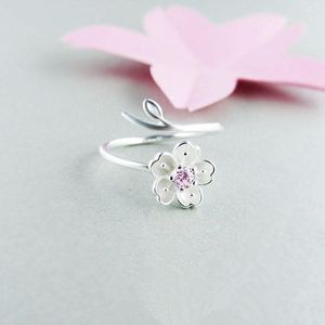 Klusterringar 2023 Konstnärlig liten färsk silverpläterad rosa lila körsbärsblomskog Kronblad justerbar ring för kvinnor utsökta smycken