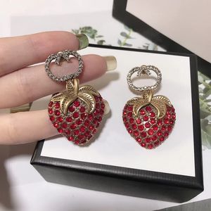 Designer Womens Earrings Jewelry Gold Diamond Strawberry Earring Stud Womans Luxury Charm Party Wedding Fashion Ear Hoop Pendants 2302132BF