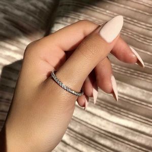 Bandringar Simple Minimalist Single Row Crystal Rhinestone Ring For Women Wedding Engagement Rings Party Jycken Tillbehör Storlek 5 ~ 13 G230213