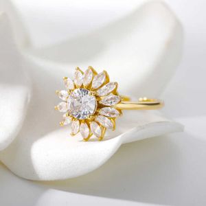 Anel de flor de faixas para mulheres zircão anel de aço inoxidável vintage lotus anéis de cristal branco jóias de jóias de jóias bijoux femme g230213
