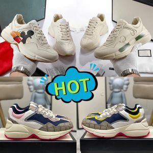 مع Box Designer Sneakers أحذية GGity الفاخرة Rhyton Sneaker Guccie حذاء كاجوال جلد مكتنزة التعشيق مطبوع بشعار عتيق مصمم للرجال Wome aK