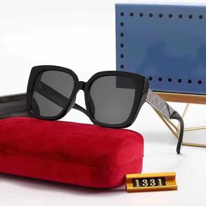 Büyük boy güneş gözlüğü tasarımcısı güneş gözlüğü fabrikası doğrudan satış moda erkek ve kadın retro trend benzersiz 1329 gözlük plaj kare güneş gözlüğü 20 renk mevcut