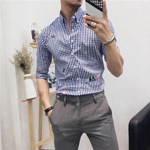 Herrklänningskjortor 2023 Summer Stripe Print Half Sleeve Shirt Men mode broderi Slim Social Club Party Clothing