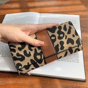 Hela fabrikskvinnor Purses Japanese Retro Contrast Leathers Storage Wallet Street Trend Leopard Handväska Preppy Style Multi-Car270L