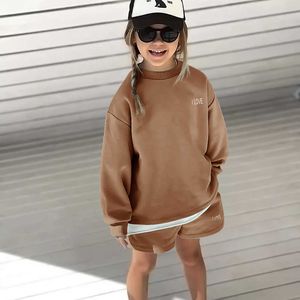 Conjuntos de roupas recém-chegados crianças meninas meninos roupas peças agasalho conjunto carta superior sweatshirtelastic joggers shorts terno