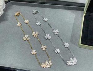 Vintage Gold Plated 3 Leaf Flower Necklace Full Crystal Zircon Heart Pendant Women Wedding Party Jewelry Geometric Chain Choker