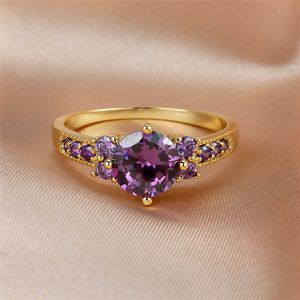 Pierścienie zespołowe Dainty Fiolet Purple Crystal Kamienne Pierścień Urok Gold Kolor cienkie obrączki dla kobiet luksusowe okrągłe cyrkon biżuteria zaręczynowa G230213