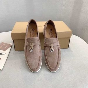 이탈리아 디자이너 Loropiana Shoes LP Lefu 신발 남자와 여자는 한 발 영어 스타일의 작은 가죽 신발 Doudou Mary Jane 두꺼운 발 뒤꿈치 하이힐을 착용합니다.