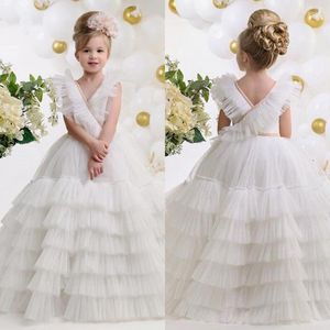 Mädchenkleider Exquisiter weißer Tüll mit abgestufter Blume für die Hochzeit Prinzessin Puffy Layers Ballkleid V-Ausschnitt Erstkommunionkleider