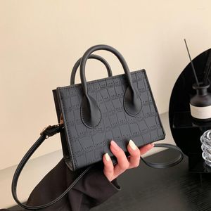 Abendtaschen Kleine Umhängetasche für Frauen Mode Einkaufstasche Kurzer Griff Luxus Designer Handtasche Geldbörse Damen Weibliche Schulter 2023 Trend