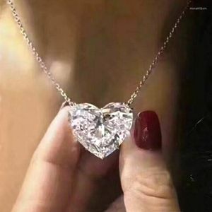 Kedjor som säljer Big Crystal Heart Cubic Zirconia Pendant Necklace Women Romantic Bridal Wedding Simple Stylish X010
