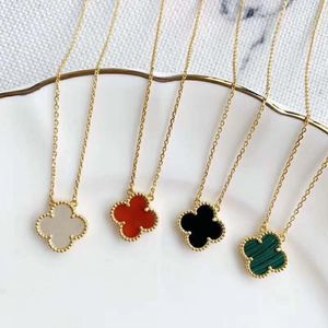 Womens Luxury Designer Necklace Fashion Flowers Four-leaf Clover Necklaces 18K Gold Stainless Steel Necklaces Jewelry