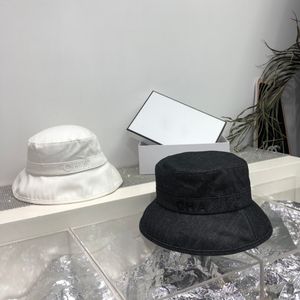 Çift tasarımcı kovası şapka yaz tatili seyahat kadın mektup nakış siyah beyaz kovalar şapka