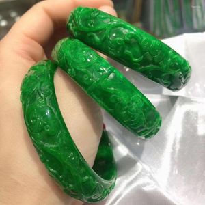 Bangle Natural Myanmar Emerald Green Jade Ręcznie rzeźbione kwiaty Banles Jadeite Bracelets Biżuteria dla kobiet