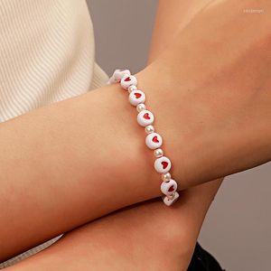 Strang Böhmische mehrfarbige Perlen-Liebes-Herz-Armbänder für Frauen, westliche ästhetische Aussage, einfaches Acryl-handgefertigtes Armband, trendig