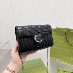 Bolsas Designer Totes Bolsa Bola Women Bolsa Classic Luxury Brand IMITATION Stripe Splicing Chain Style Bag Saco de couro Festa de couro