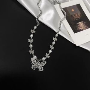 Naszyjniki wisiorek gotycki motyl perełek naszyjnik dla kobiet mężczyzn Choker estetyczny łańcuch grunge