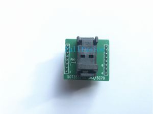 SC70-6 IC テストおよびバーンインソケット 0.65 ミリメートルピッチ SOT363-6 プログラミングアダプタパッケージサイズ 1.25 ミリメートル