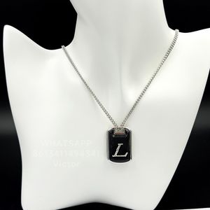 LW Shades Locket Mens Necklace Pyramide Silver Par Rostfritt st￥l Acetat T0P Kvalitet Luxury Classic Style H￶gsta Counter Quality Premium -g￥vor 014