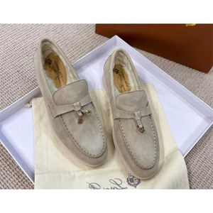 디자이너 Loropiana Walk Shoes 양모 Lefu 신발 여성 23 가을과 겨울 진짜 가죽 LP 슬립에 따뜻한 스웨이드 플랫 콩 신발