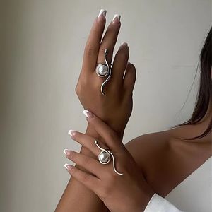 Großhandel weiße Perle Schlange Charme Fingerband Ringe offen verstellbar ästhetische Gold Silber Farbfinger Ring Ins Mode Schmuck für Frauen Girls Geschenke