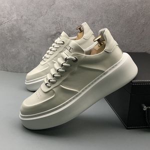 Scarpe da sposa in stile europeo Scarpe da sposa per feste Marchio di moda Scarpe da ginnastica casual con lacci vulcanizzati Comfort Punta tonda Fondo spesso Mocassini da passeggio per guida d'affari C138