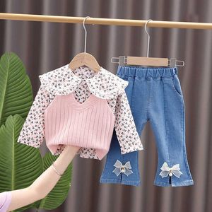 Imposta Bambini Ragazze Primavera Autunno Abiti New Fashion Camicia floreale per bambini e gilet lavorato a maglia Jeans Pcs Abbigliamento per bambini in stile coreano Y