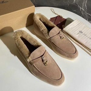 デザイナーLoropiana Walk Shoes Plush Lefu Shoes Rabbit Hair Sheep Suede LPフラットスラッカーシューズウォームウィメンズシューズ