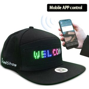Beanieskull Caps Moda Luminous Scrolling Mession Display Board LED Hip Hop for Dance Party Telefone Celular App Control Gift Gream 230214