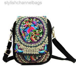 Shoulder Bags Women Shoulder Bag Travel Pouch Vintage Floral Embroidered Crossbody Zip Bag Embroidered Mobile Phone Bag 0214/23