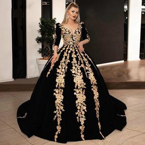 Abiti da festa 14445 Serata formale in velluto nero Plus Size Scollo a V Mezza manica Applique in pizzo oro scintillante Caftano Caftano Abito da ballo arabo 230214