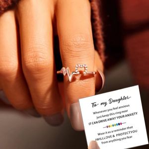 Cubic Zirconia Heartbeat Wave Hollow Love Heart Ring Open Manschett Justerbart Ny i Bling Finger Rings Estetiska smycken gåvor för flickor dotter kvinnor grossist