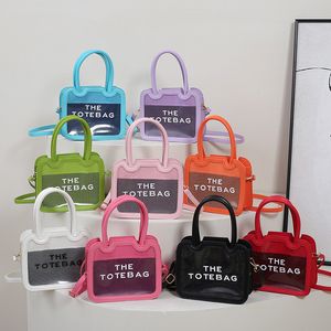 2023 新トートバッグレディースハンドバッグシンプルな韓国語バージョンの透明な小さな正方形バッグファッションフレッシュレターショルダーショルダークロスボーイメッセンジャーハンドバッグ