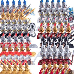 Medeltida militära uppsättningar Figurer Byggstenar Hjälmar Soldatdelar Knight Weapons Roman Sword Accessories Toys For Children Y112252L