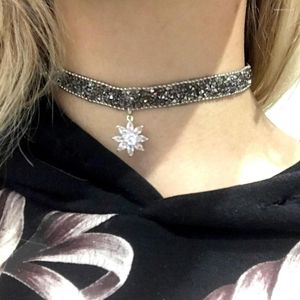 Choker Crystal Glitter Rhinestone Fashion Clavicle Chain Flower Pendant Lotus Halsband Justerbar för kvinnors jubileum