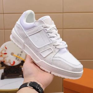 Nedensel Ayakkabı Tasarımcıları Sneakers Lüks Tasarımcılar Gerçek Deri Chaussures Sıradan Ayakkabılar 13 Renk Velvet Süet 35-45