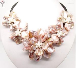 Naszyjniki wiszące kobiety biżuteria naturalna biała perła jasnoróżowa fioletowa 5 kwiatów skorupa matka naszyjnika czarna skóra 18 ”