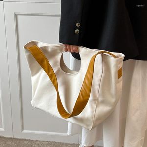 Bolsas de noite Bolsa de ombro de lona de grande capacidade para mulheres 2023 Bolsas acolchoadas em corrente de tecido feminino e bolsas compras