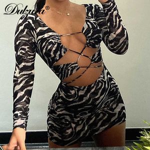 カジュアルドレスDulzura Zebra Print Women Lace up Long Sleeve Mini Dress v Neck Hollow Out Cross Bodycon Halter Party Club 2021 Autumn Winter T230210