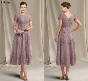 Vintage A Line Mother Of The Bride Dresses Lace Appliqued Short Sleeves Zipper Back Formal Occasion Party Gowns For Women Plus Size Tea Length Mother's Dress CL1845